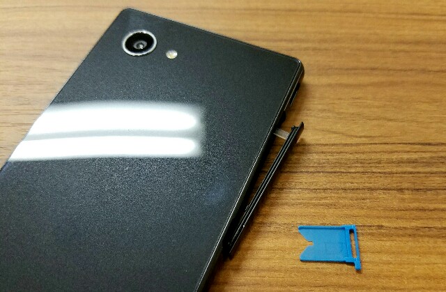 f:id:chehonz5:20160801164541j:plain 高性能コンパクトスマホ「SoftBank AQUOS Xx2 mini 503SH」ファーストインプレッション-片手で使えて持ちやすさ重視ならコレ!