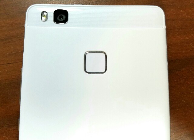 f:id:chehonz5:20161001022717j:plain 洗練されたデザインに魅力的な価格『HUAWEI P9 lite』を購入レビュー&使用感!-「ZenFone3 5.2インチ」と迷うのも分かる仕上がりに