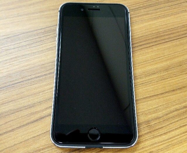 f:id:chehonz5:20161012131250j:plain ジェットブラックユーザー必見:iPhone7 / iPhone 7 Plusのお薦めケースはコレ!!現状コレ以外考えられない、全面ガラス保護フィルムとの相性も良い◎
