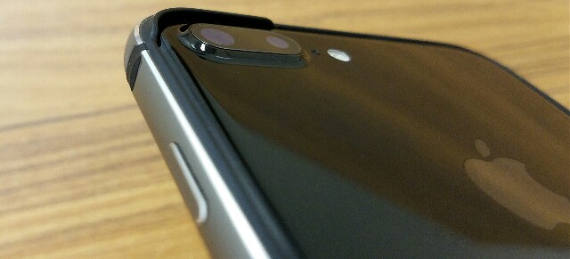 f:id:chehonz5:20161012131320j:plain ジェットブラックユーザー必見:iPhone7 / iPhone 7 Plusのお薦めケースはコレ!!現状コレ以外考えられない、全面ガラス保護フィルムとの相性も良い◎