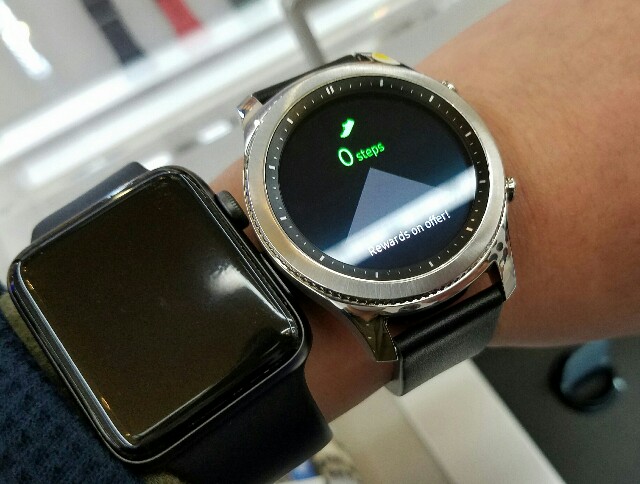 f:id:chehonz5:20161202162219j:plain 「Gear S3」実機フォトレビュー!国内未発売サムスン新型スマートウォッチ、高級感あるデザインが特徴!
