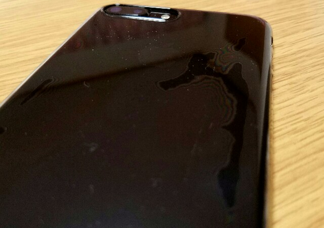 f:id:chehonz5:20170112094025j:plain iPhone 7 Plusにパワーサポートのエアージャケット(クリアブラック)を購入!安心の使いやすさと高品質ハードケース