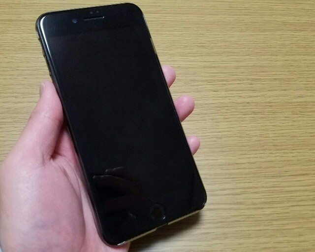 f:id:chehonz5:20170112094040j:plain iPhone 7 Plusにパワーサポートのエアージャケット(クリアブラック)を購入!安心の使いやすさと高品質ハードケース