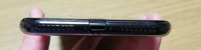 f:id:chehonz5:20170112094103j:plain iPhone 7 Plusにパワーサポートのエアージャケット(クリアブラック)を購入!安心の使いやすさと高品質ハードケース