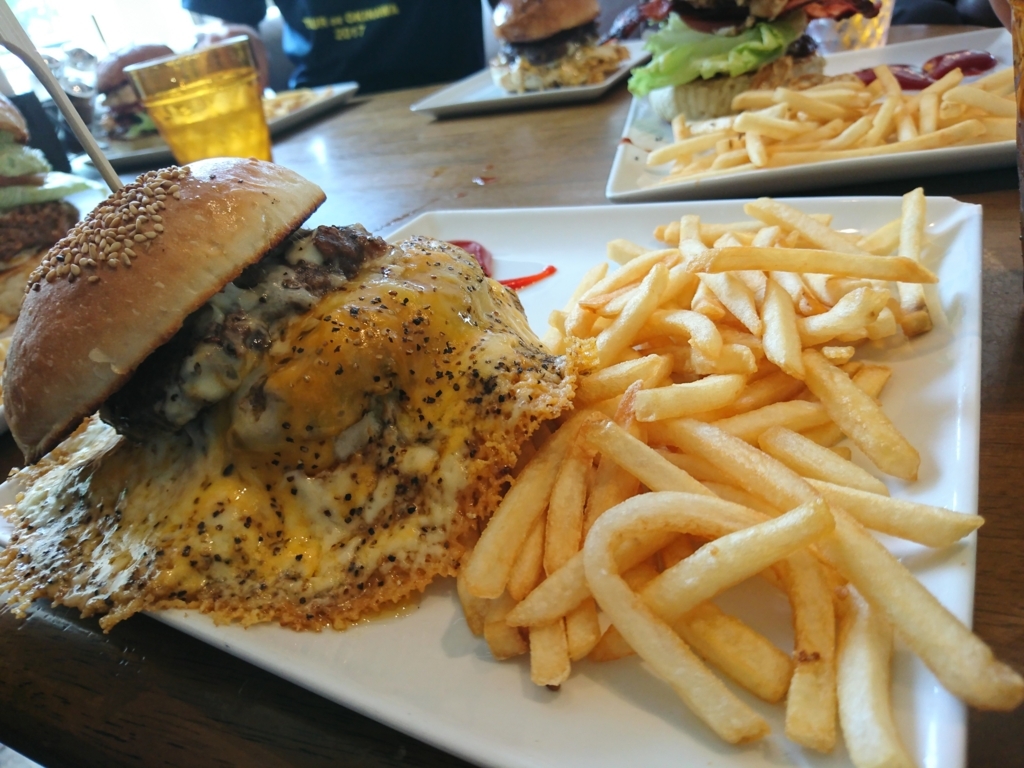 f:id:cheleste:20171116004422j:plain f:id:cheleste:20171116004422j:plain