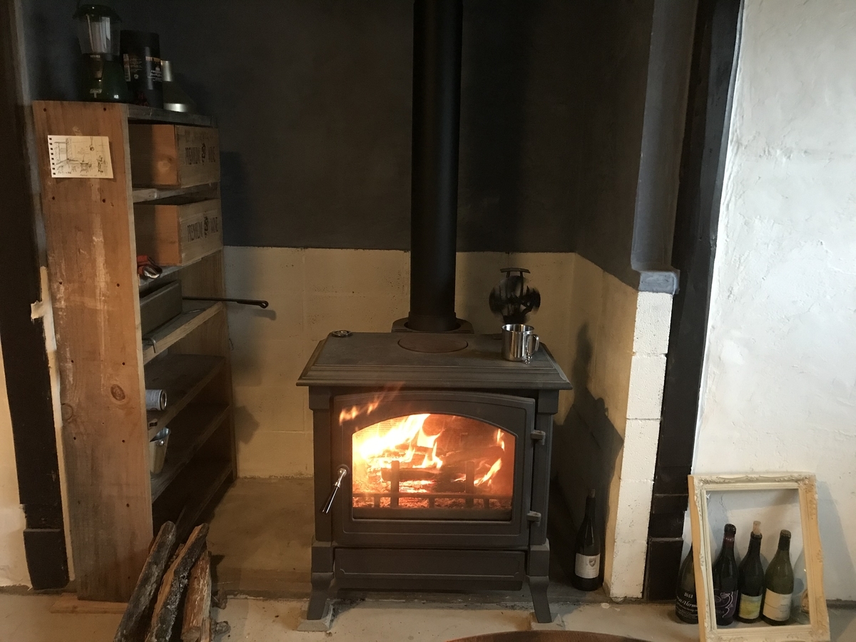 薪ストーブの炉台をdiyしてみた話 農家の宿 Cherieの畑 古民家リノベーション日記