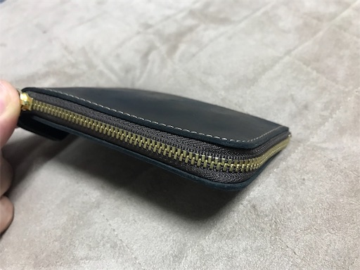 たむたむ工房様 ハンドメイドのミニマムなL字ジップの財布を買った。[たむたむ工房