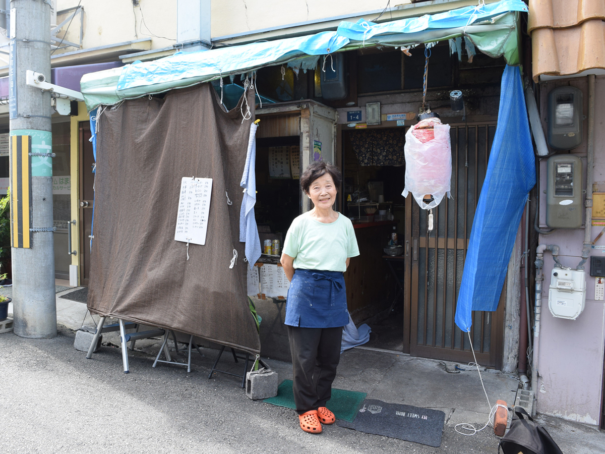 思わず素通りしそうな ふくや串かつ店 で1本70円の串かつを食べる メシ通 ホットペッパーグルメ