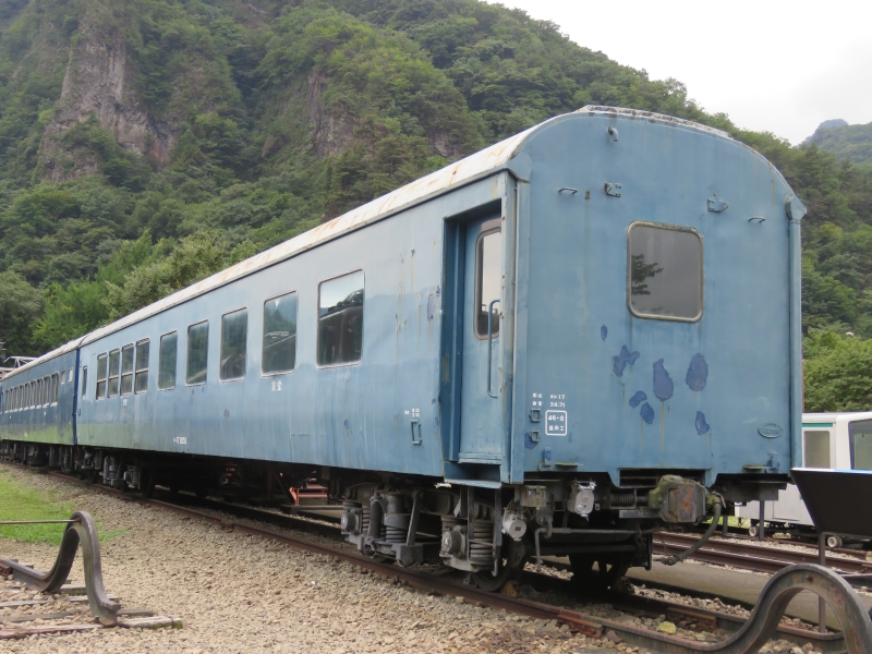 KATOオシ17に室内灯を装備しました。 - NEW CHIBA TRAIN NET
