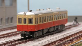 トミーテックの鉄コレ、小田急キハ5000形旧塗装のライト点灯