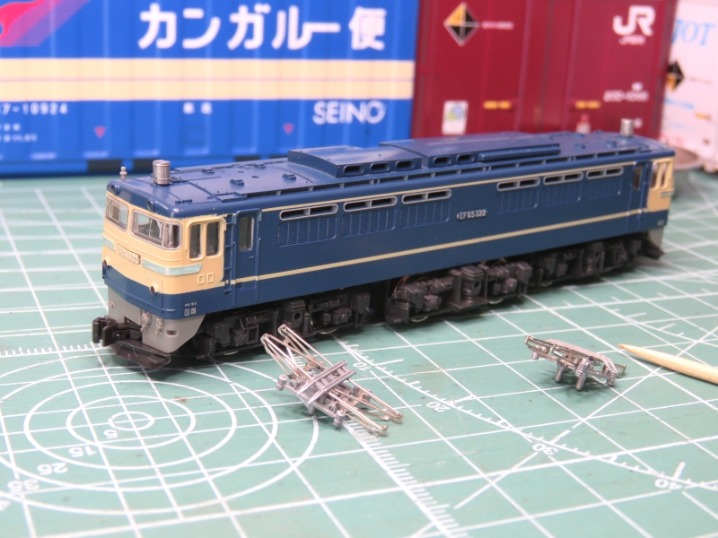 パンタグラフ塗装／KATO EF65旧製品で試してみました。 - NEW