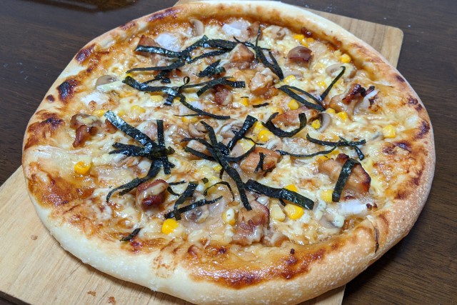 もちフワ食感 ドミノピザ風ハンドトス ピザ生地 再現レシピ 理系男子の再現料理 研究所