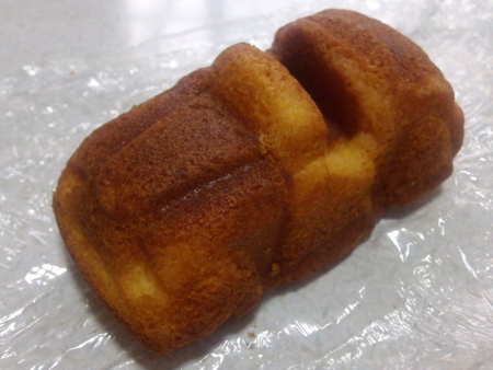 浅草・しっぽ菜「自動車ケーキ」（２）