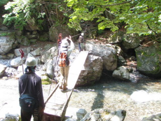 久度の沢の吊り橋