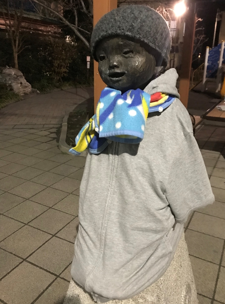 銅像の着替えを1年間見守って気づいたこと たびっこ動物
