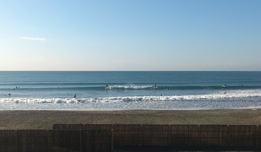 本日の鵠沼の波