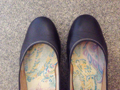 黒いパンプス