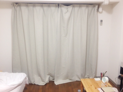 部屋のカーテン