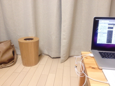 ゴミ箱のある部屋