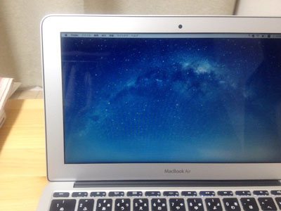 MacBookAir ブルーライトカットフィルム貼る前