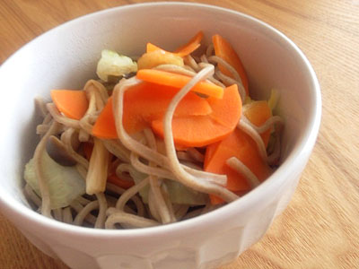 野菜たっぷりのおそば