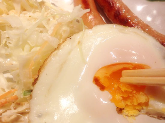 やよい軒の朝ごはん 目玉焼き定食