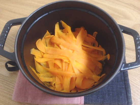 ストウブで蒸したにんじん