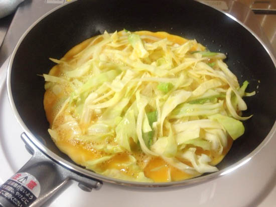 小麦粉と肉抜きお好み焼き