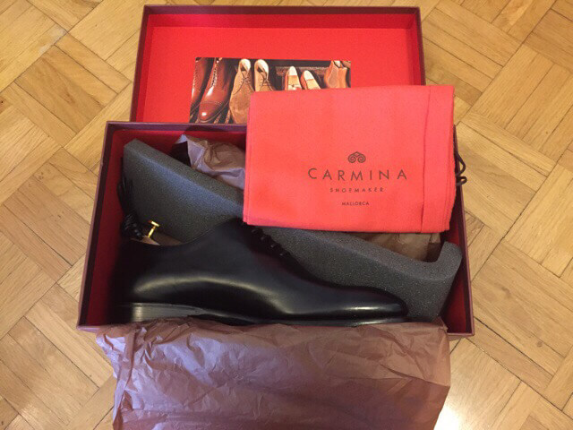 スペインのカルミナ（CARMINA）で黒のホールカットを購入しました