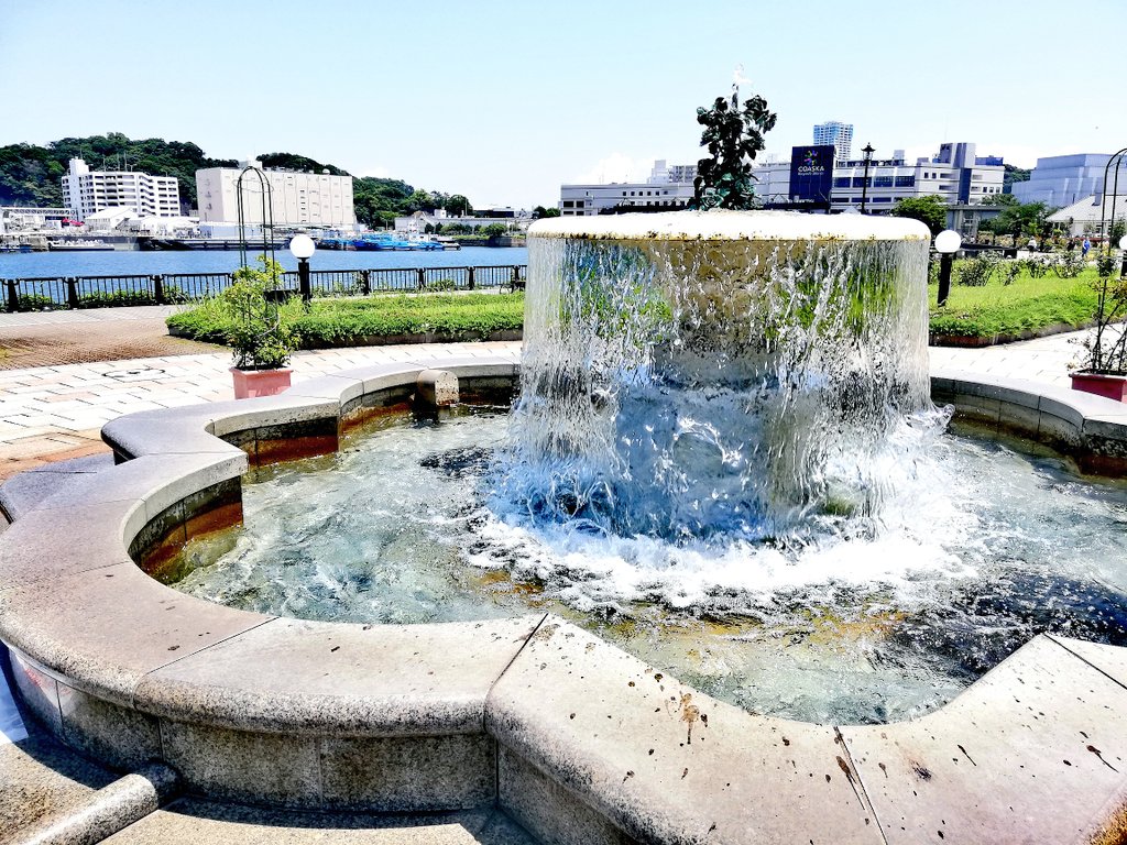 横須賀駅の周辺で見られる近代遺産や関連する記念館など Chinorandom 横須賀駅の周辺で見られる近代遺産や関連する記念館など Chinorandom