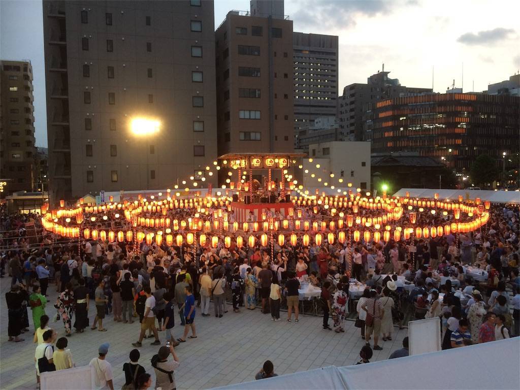 盆踊り　築地本願寺　全体像