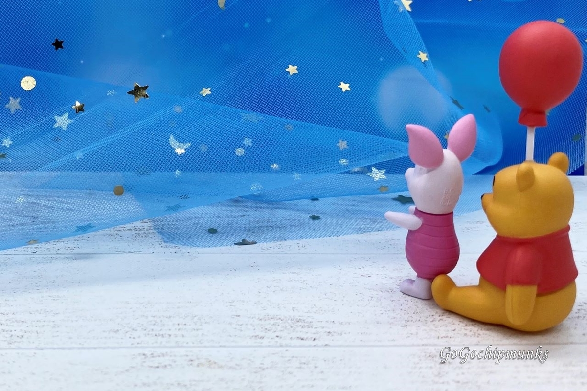 ならぶんです。Winnie the Pooh～かわいく並ぶ、くまのプーさん