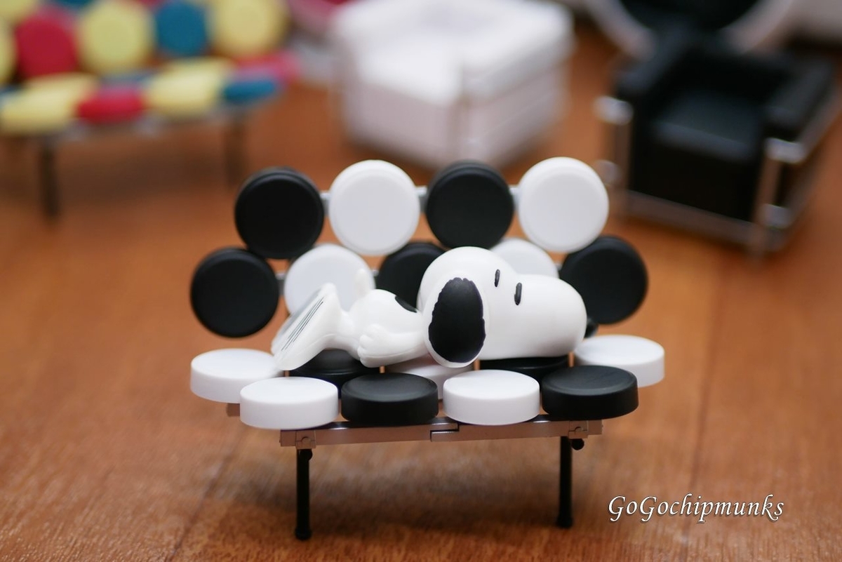 スヌーピー SNOOPY 木製 ミニチュア 椅子 1/24デザイナーズチェアコレクション＆スヌーピーピーナッツすやすや