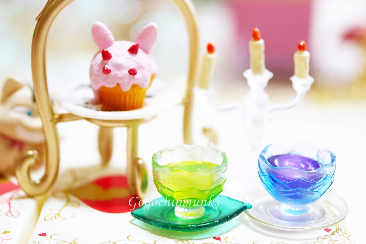 ふしぎな国のティーパーティー Wonderland Tea Party 椅子がすてき