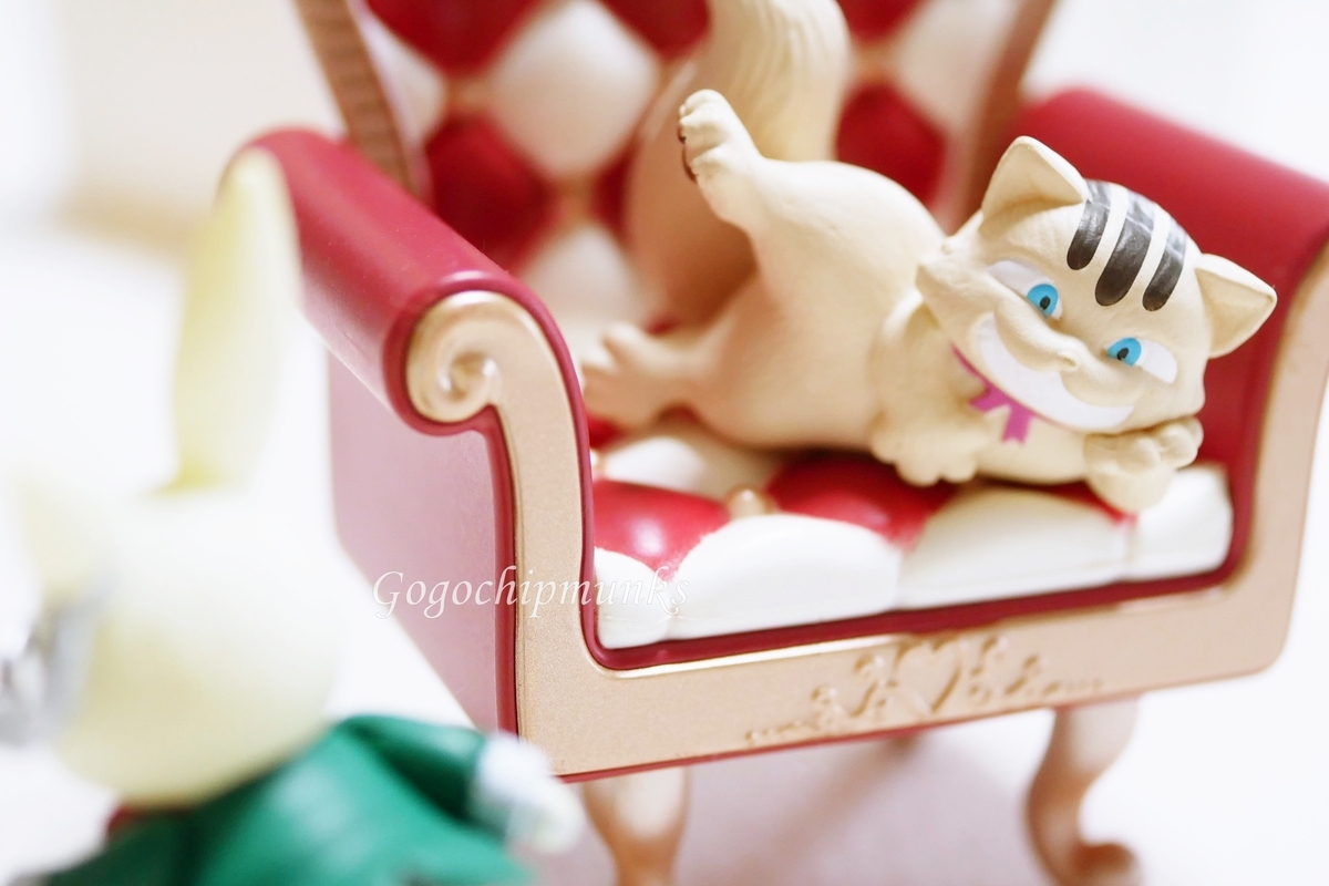 ふしぎな国のティーパーティー Wonderland Tea Party 椅子がすてき 