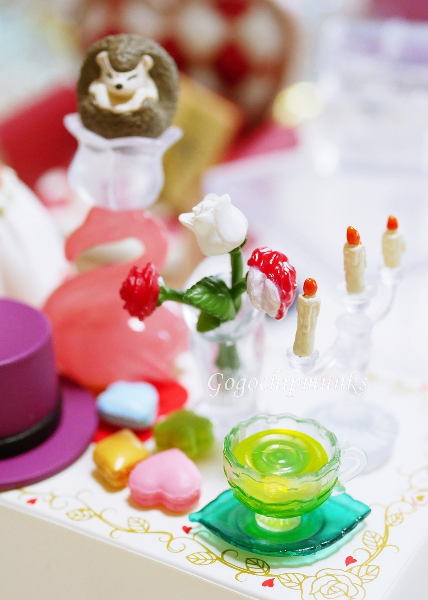 ふしぎな国のティーパーティー Wonderland Tea Party 椅子がすてき