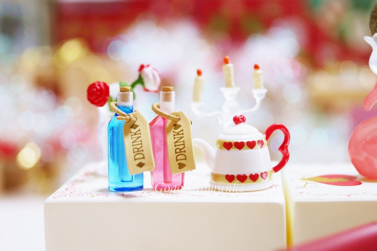 ふしぎな国のティーパーティー Wonderland Tea Party 椅子がすてき 