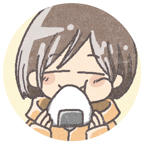 おにぎりを持って上からパクっ