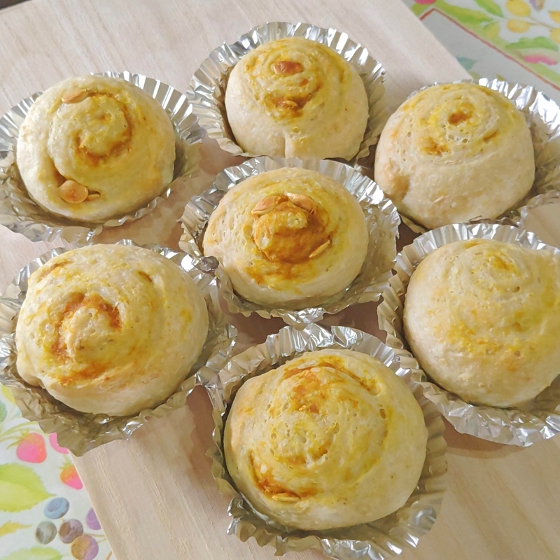 かぼちゃのわたと種のうずまきパン
