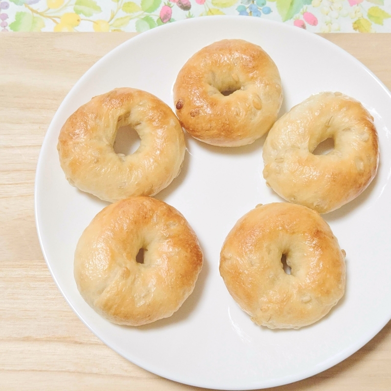 もち麦入りもちもちベーグル 