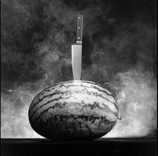 f:id:chiri-renge:20190827234743j:plain Watermelon with Knife - Robert Mapplethorpe