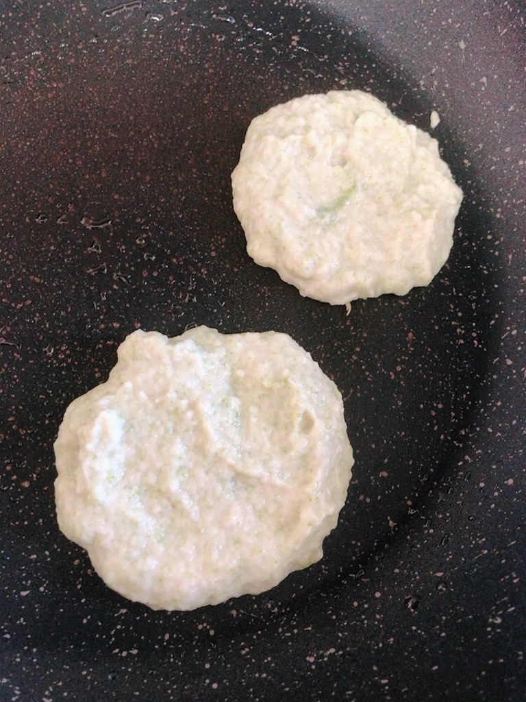 ほうれん草のライスシリアルパンケーキ あきちゃんの簡単離乳食レシピ