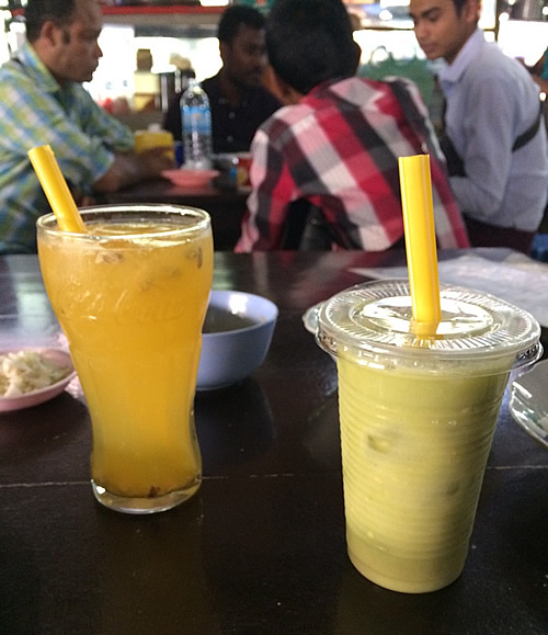ボージョーアウンサンマーケットの食堂でランチ@Yangon