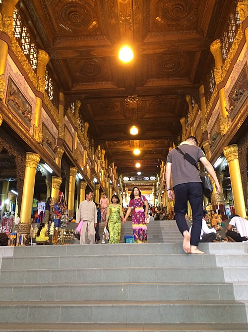 ヤンゴンで一番のパゴダ「シュエダゴンパゴダ」vol.1