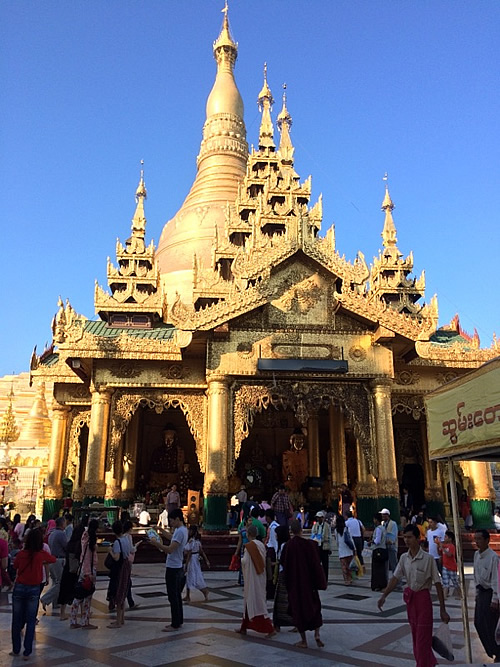 ヤンゴンで一番のパゴダ「シュエダゴンパゴダ」vol.1