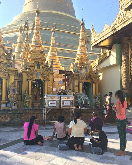 ヤンゴンで一番のパゴダ「シュエダゴンパゴダ」vol.1