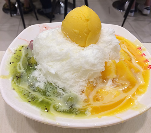 暑い台湾では「マンゴーかき氷」は食べないとでしょ！？@台北