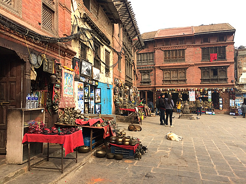 世界遺産でもあるネパール最古の寺院「スワヤンブナート寺院」を楽しむ @ カトマンズ