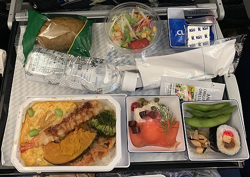 東京からラオス ヴィエンチャンへ（機内食）