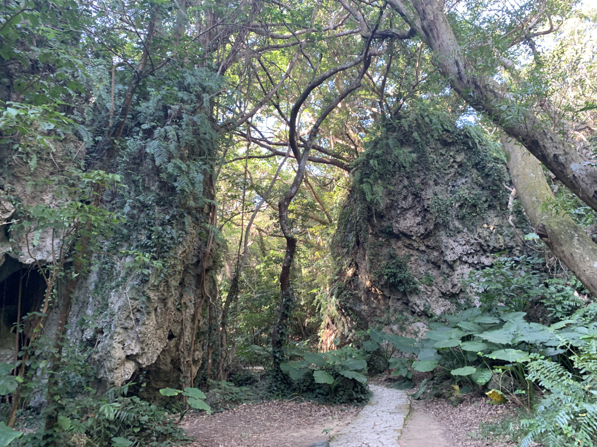 斎場御嶽の通路